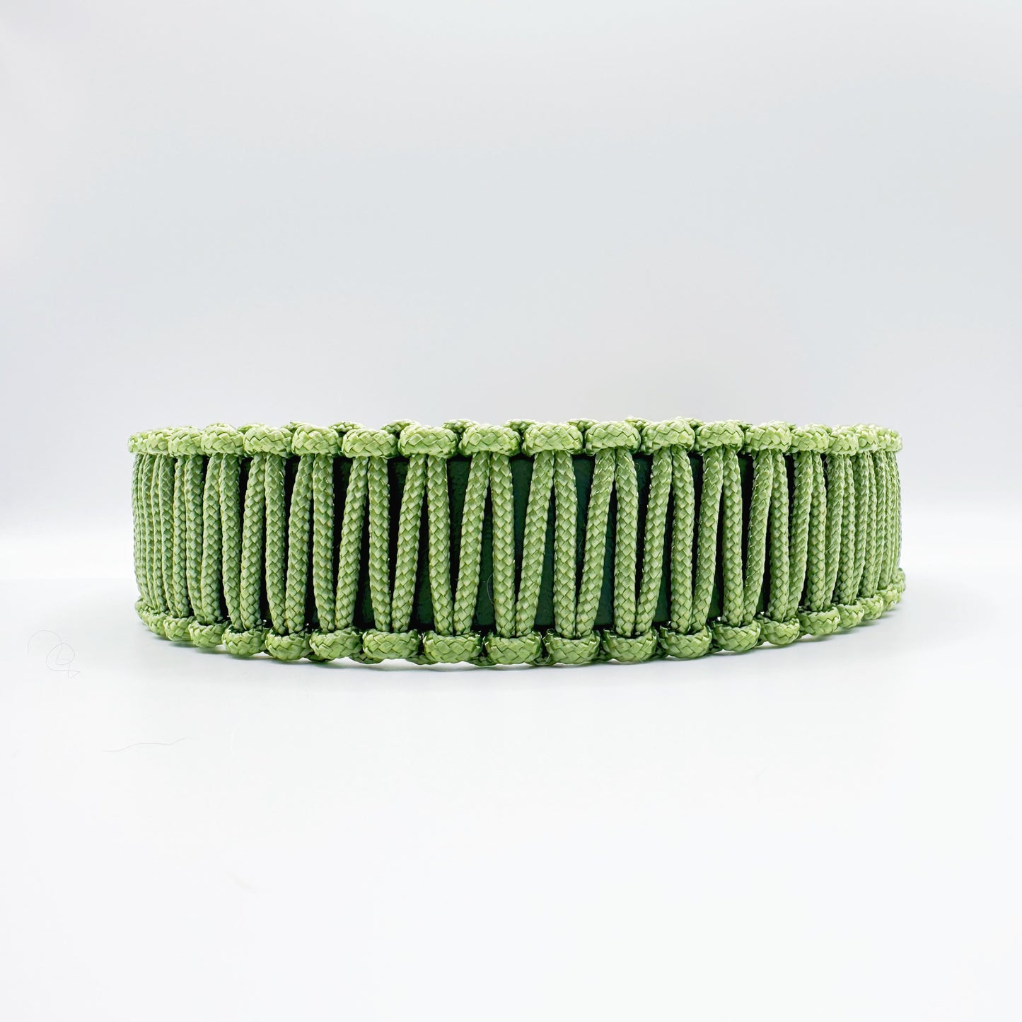 WeavaLuxe Colar